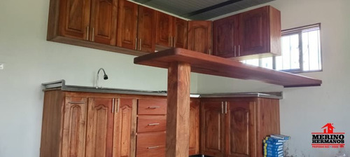 Casa En Arriendo En Santa Elena. Cod A5263