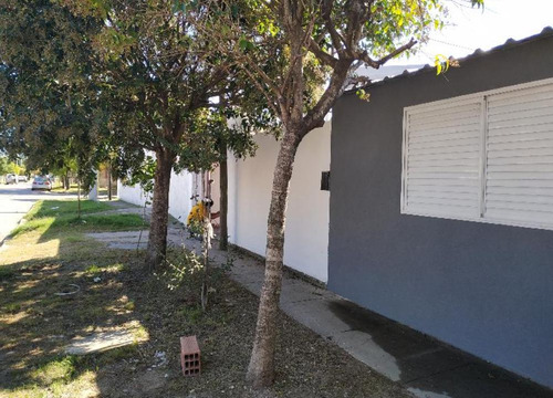 Imagen 3 de 10 de Ph En Venta - 2 Dormitorios 1 Baño -120mts2 - Berisso