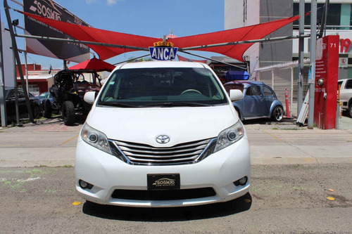 Imagen 8 de 15 de Toyota Sienna 2011 5p Xle Aut