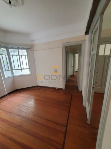 Venta Apartamento Living Comedor Tres Dormitorios Cocina Definida Dos Baños Terraza Lavadero Centro. 