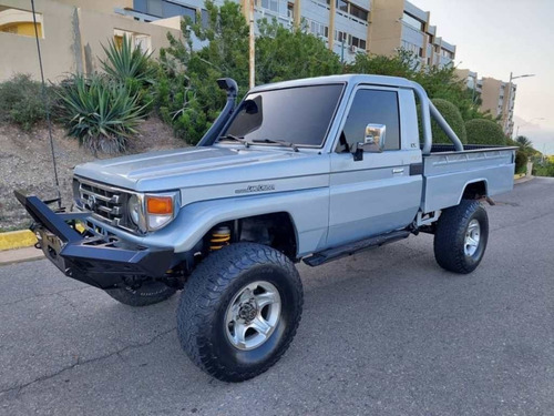 Imagen 1 de 7 de Toyota Macho Pick Up Lx