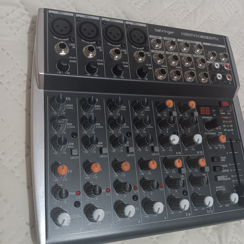 Mezcladora Behringer Xenyx 1202 Sfx 12 Canales (Usado)
