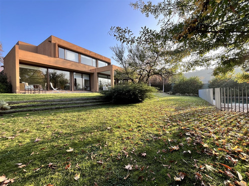 Casa En Venta De 6 . No Perimetral ,sector Craighouse
