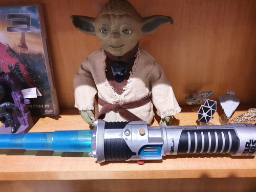 Starwars Mestre Yoda Com Sabre De Luz Hasbro