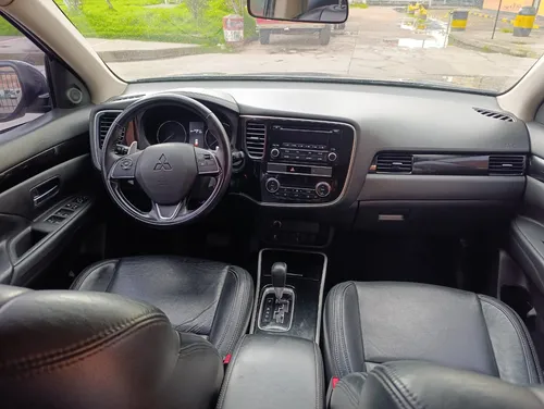 Mitsubishi Outlander 2.4 Kaiteki 4x4 7 Puestos