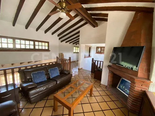 Residencia En Venta, Colonia Huertas Del Llano, Jiutepec, Morelos