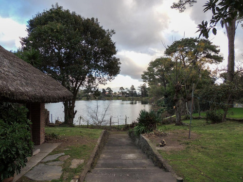 Casa A Reciclar En Venta Parque Miramar Fondo Al Lago