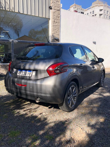 Imagen 4 de 10 de Peugeot 208 2017 1.6 Feline
