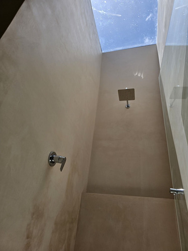 Casa Remodelada De Una Planta En Venta En Conkal.