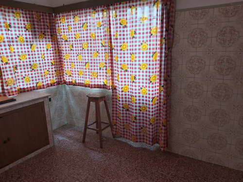 Imagen 14 de 17 de Oportunidad. Ideal Inversión. Renta O Vivienda Para Dos Familias. Buena Ubicación A Pasos De Av. Luis A. De Herrera. Muy Buen Entorno. Dos Casas Del 70 Planchada En Perfecto Estado.