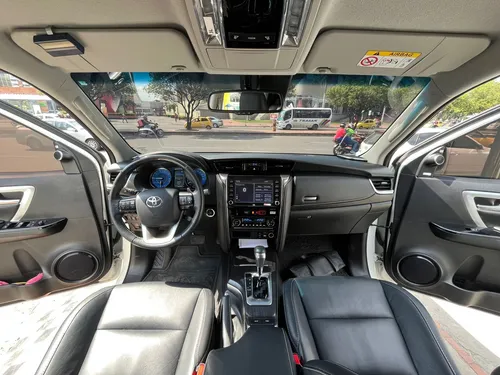 Toyota Fortuner Srv 2.4 4x2 At