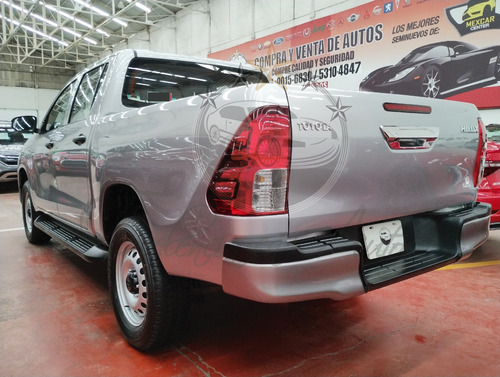Toyota Hilux 2.7 Cabina Doble Base Mt