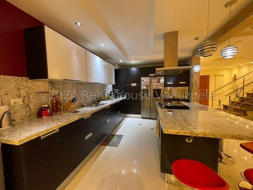 Magnifica Propiedad En Este Exclusivo Conjunto Residencia Piedras Pintada 25-1715