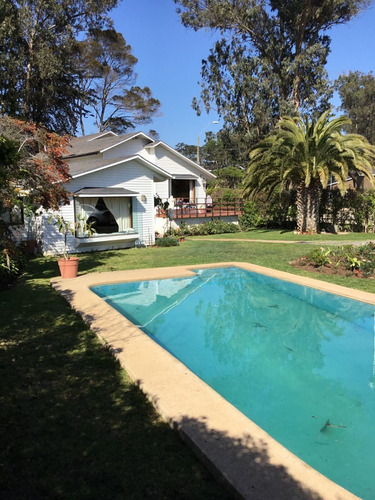 Casa Colindante Club De Golf