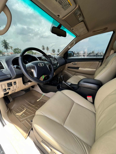 Imagen 4 de 7 de Toyota Fortuner