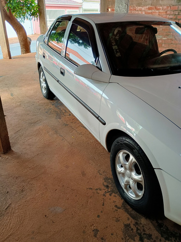 Chevrolet Vectra 2.2 Gls 4p
