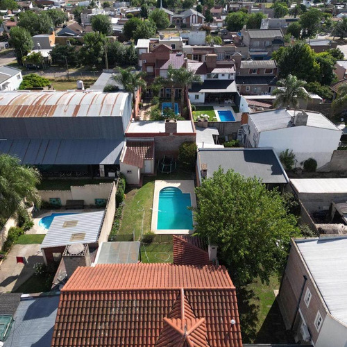 Hermosa Casa En Venta 3 Habitaciones, Barrio San Bernardo, Luján