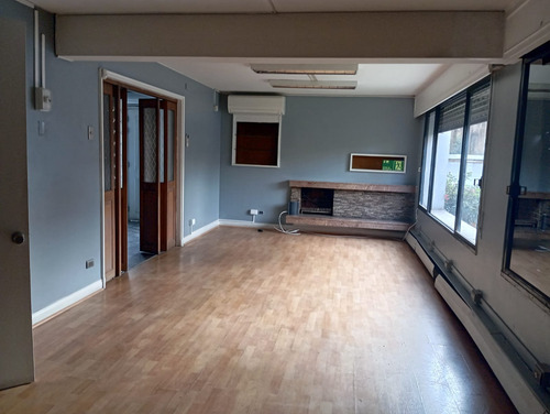 Gran Casa Comercial En El Mejor Sector De Ñuñoa