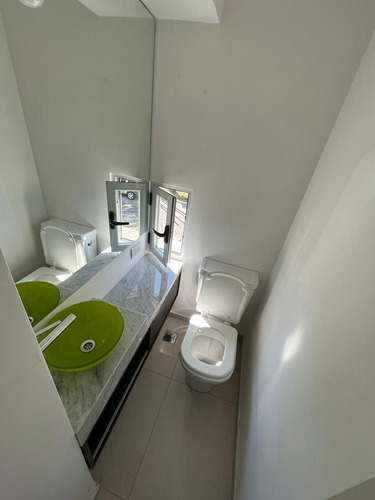 Duplex En Venta A Estrenar De 4 Ambientes Carlos Croce 990 (banfield)