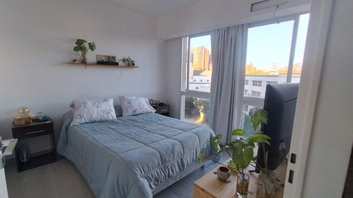 Departamento En Venta De 2 Ambientes En Olivos Con Cochera Y Balcón