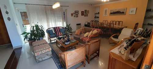 Casa En Venta, Planta Baja , Tres Dormitorios Cerro De Las Rosas