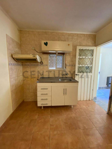 Venta O Permuta De Casa A Reciclar De 2 Dormitorios + Departamento En Tandil