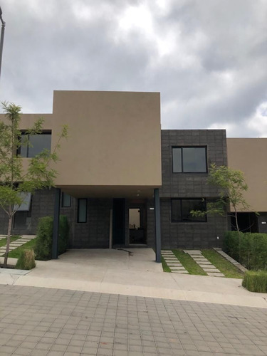 Imagen 8 de 30 de En Venta Casa En Zibata, Jardín, 3 Recamaras, Cuarto De Lava