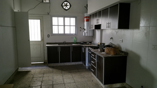 Imagen 3 de 12 de Venta En Block Departamentos Y Galpón - Nuevo Wp De Contacto 1137868438!!