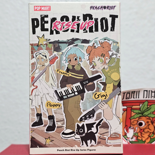 Popmart Figuras Peach Riot Rise Up 15cm (Usado)