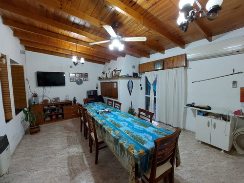Hermosa Casa De 3 Habitaciones En Pleno Centro De La Ciudad