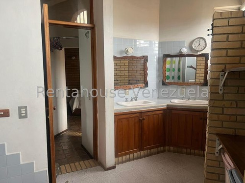 Casa Quinta En Venta Santa Elena Urbanizacion Cerrada Con Vigilancia Barquisimeto Este Lara ( Tanque Subterraneo, Patio, Estacionamiento ) Rja