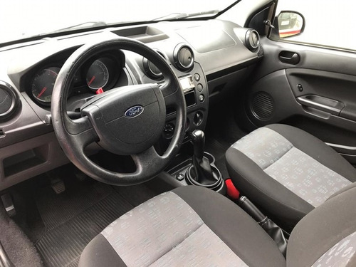 Ford Fiesta 1.0 Flex Hatch Prata 2011