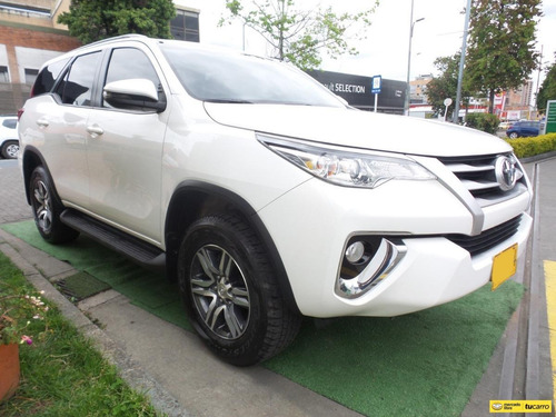 Imagen 3 de 15 de Toyota Fortuner 2.7 At