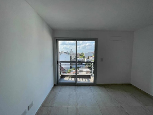Imagen 4 de 8 de Departamento En Venta, Moron Sur. 2 Ambientes Oportunidad!