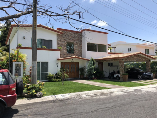Casa Cocoyoc Frente A Centro Comercial