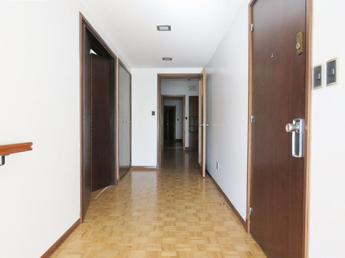 Imagen 5 de 18 de Venta Apartamento Tres Dormitorios Y Garage Pocitos