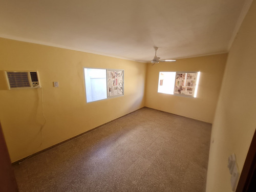 Imagen 17 de 30 de Casa Centrica En Venta En Avellaneda