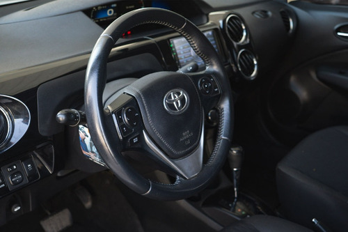 Toyota ETIOS XLS 1.5 4 A/T 4P ETIOS XLS 1.5 4 A/T 4P