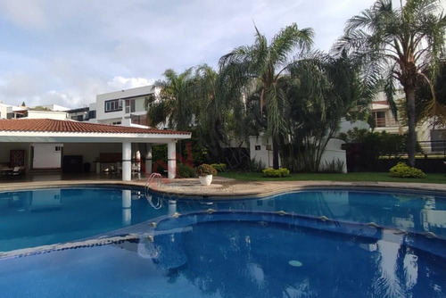 Se Vende Lote De Terreno Dentro Del Fraccionamiento Burgos Corinto En Temixco.-