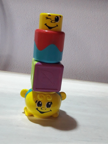 Imagen 4 de 5 de Lote Sonajero De Mesa, Juego Apilable Y Llaves Fisher Price