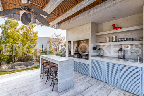 Arquitecto Mardones En Condominio Valle Escondido
