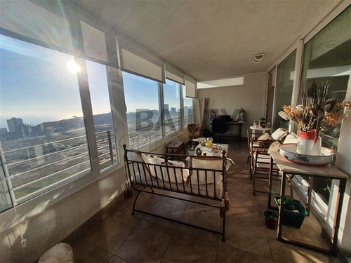 Departamento En Venta De 4 Dorm. En Concón