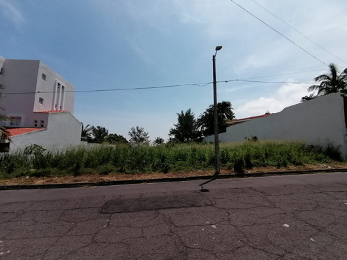 Terreno En Venta En Veracruz En Boulevard Ávila Camacho Fracc. Costa De Oro.