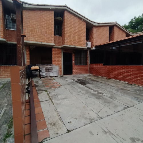 Imagen 10 de 10 de Townhouse En Venta Nueva Casarapa Guarenas