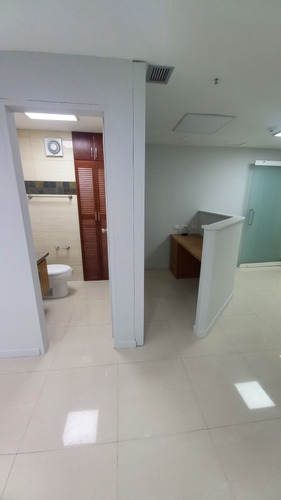 Alquilo Ofic. Edif. De Lujo En Las Mercedes Mun. Baruta 64m2