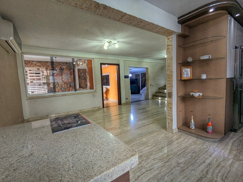 Saidy & Yosmar Vende Town House En La Urb. El Bosque, Trapiche A. Atth-295