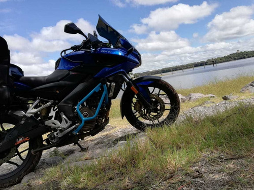Rouser As 200