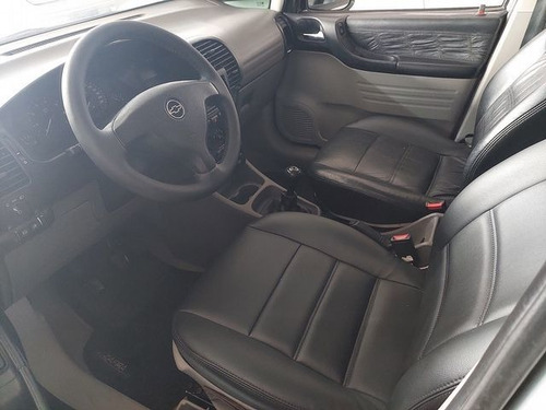 Imagem 5 de 8 de Chevrolet Zafira 2.0 Mpfi Cd 2003