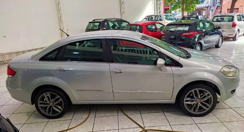 Imagem 4 de 16 de Fiat Linea Essence 1.8 16v Dualogic (flex)