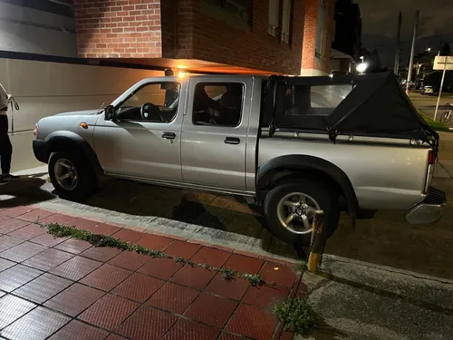Nissan Frontier 2.4 Std D22 4x2